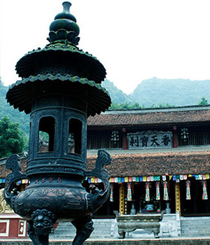 perfume pagoda